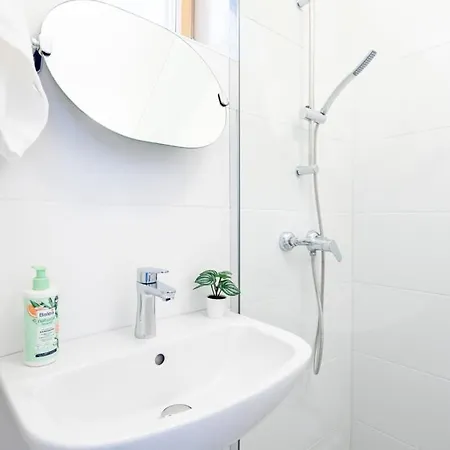 - Comfy - Sunny Apartament