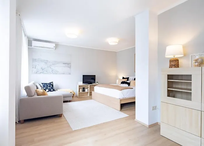 - Comfy - Sunny * Budapest